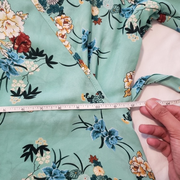 Primark Green Floral Wrap Around Blouse size 2 - Picture 4 of 6